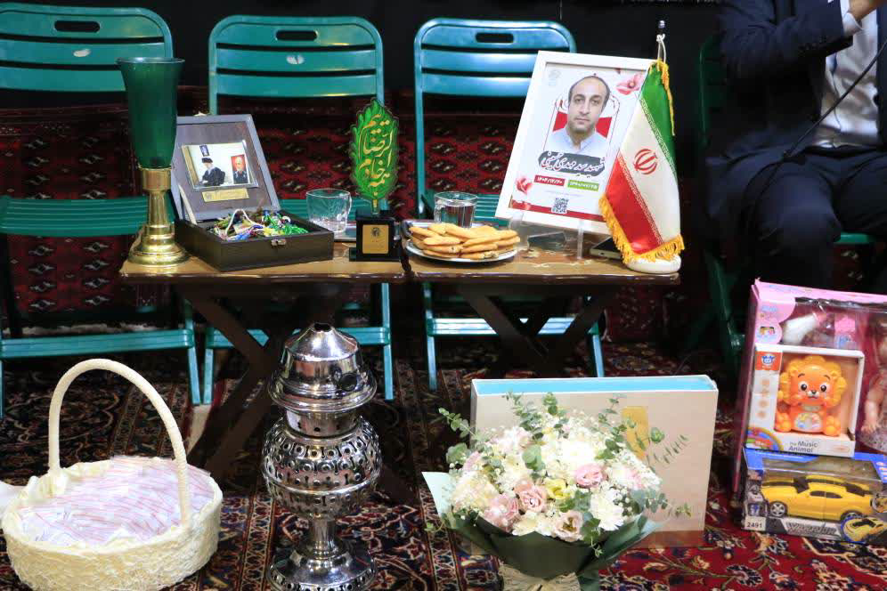 تجلیل کانون ایثار و شهادت منطقه ۱۴ از خانواده شهید جنگ‌ رمضان، سیدمهدی حسینی