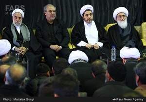 دیدار خانواده شهدا با آیت الله نوری همدانی