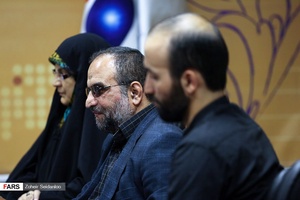 رونمایی از کتاب نشانی روی آب