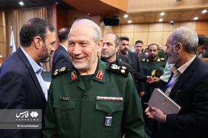 سرلشکر سید یحیی صفوی دستیار و مشاور عالی فرمانده معظم کل قوا  در اختتامیه همایش هندسه نظم نوین جهانی