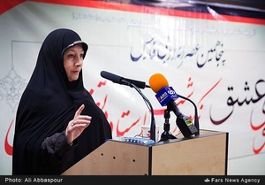 سخنرانی همسر مرتضی سرهنگی در پنجاهمین عصرانه ادبی فارس