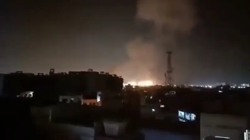 انفجار بزرگ در مقابل بزرگترین فرودگاه پاکستان