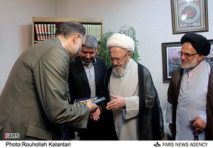 دیدار اعضای انتفاضه و قدس با آیت الله سبحانی در قم