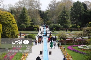 باغ گلها در فصل بهار