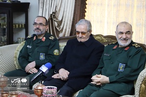 دیدار سردار سرلشکر پاسدار حسین سلامی فرمانده کل سپاه پاسداران با خانواده شهید سردار حمیدرضا میرزایی