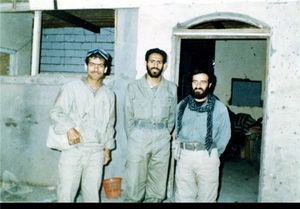سردار شهید حاج سید محمدرضا دستواره، جانشین فرماندهی لشگر 27 محمد رسول الله (ص) - در تصویر شهید دین شغاری نیز دیده می شود
