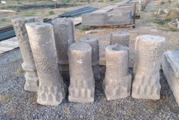 کشف ۸ قطعه سنگ حجاری شده در منطقه آخونی