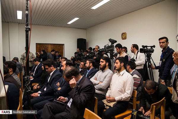 نشست خبری رئیس‌جمهور با اصحاب رسانه در یزد