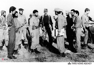 امیر شهید حسن آبشناسان فرمانده قرارگاه شمالغرب حمزه سیدالشهدا و فرمانده لشگر 23 نوهد، در تصویر شهید صیاد شیرازی نیز دیده می‌شود