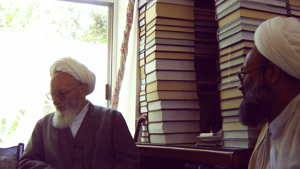 تصویر تشرف خانوادگی حضرت آیت الله هادی عباسی خراسانی خدمت استاد‌شان علامه حسن زاده آملی قدس سره