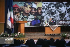 پرسش سوال از سردار امیرعلی حاجی‌زاده فرمانده نیروی هوافضای سپاه توسط دانشجویان دانشگاه علم و صنعت