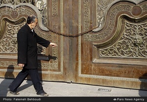 بازدید احمد مسجد جامعی رئیس شورای اسلامی شهر تهران از سر در باغ ملی