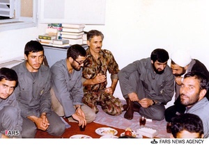 امیر شهید حسن آبشناسان(نفر چهارم از چپ) فرمانده قرارگاه شمالغرب حمزه سیدالشهدا و فرمانده لشگر 23 نوهد