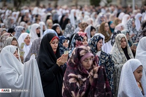 نماز باشکوه عید فطر در رشت برگزار شد