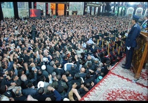 مراسم تغییر پرچم بارگاه امام حسین(ع)