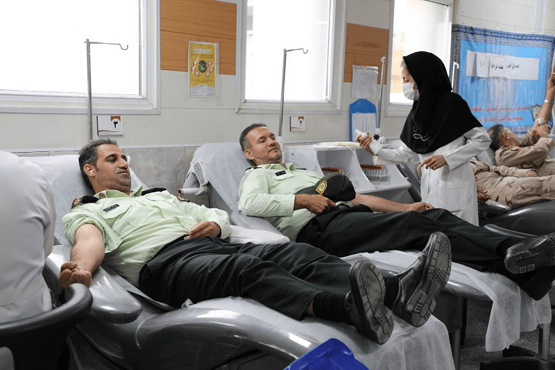 اهدای خون نیروهای انتظامی راه‌آهن کرمانشاه به مناسبت هفته نیروی انتظامی