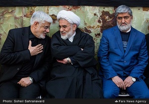 علی مطهری، حجت الاسلام عبدالله نوری و محمدرضا عارف در مراسم ختم آیت‌الله موسوی اردبیلی