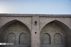 کاروانسرایی در دشت طلایی ری