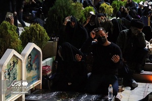 شب قدر کرمانی‌ها در جوار مزار «حاج قاسم» 