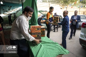 طبخ و توزیع بیش از 7000 پیتزا ساندویچ و پیتزا در یزد