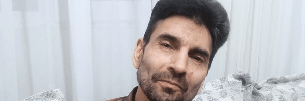 تصویر سربرگ نمایه‌ی ‌علی شیرین‌