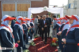 مهر نیک اندیشان مدرسه ساز با ماه مهر آمیخته شد