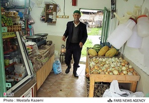 حاج سید مرتضی حسینی از کسبه روستای بورخانی سوادکوه 
