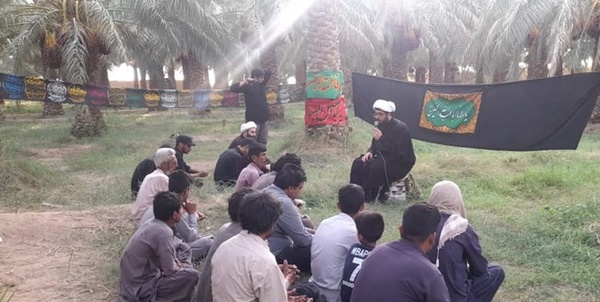 روضه خوانی در نخلستان برای کشاورزان