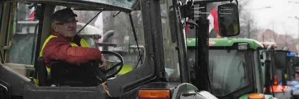 تصویر سربرگ نمایه‌ی ‌خسرو معترض‌