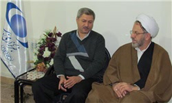حجت‌الاسلام والمسلمین جمال یاری مدیر کل تبلیغات اسلامی گیلان در دفتر خبرگزاری فارس این استان