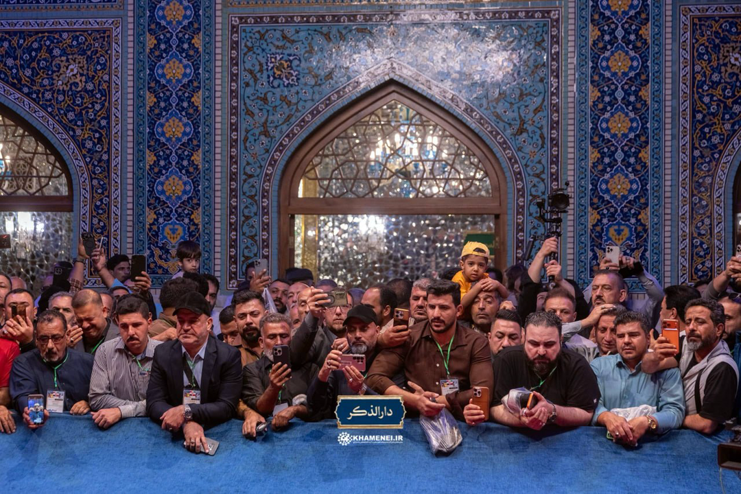 حضور جمعی از موکب‌داران عراقی در رواق دارالذکر