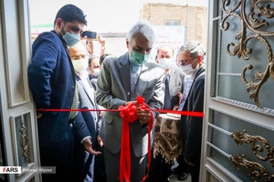 افتتاح نمادین مسکن‌های روستای خلیل کرد در شهرستان بهار استان همدان توسط محمدباقر نوبخت، رييس سازمان برنامه و بودجه كشور