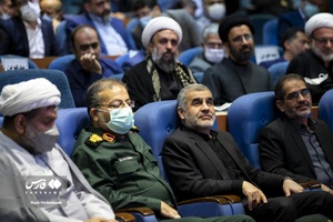  فضل‌الله کفیل مسئول بسیج کارمندان و ادارات کشور، علی نیکزاد نایب رئیس اول مجلس شورای اسلامی و سردار غلامرضا سلیمانی رئیس سازمان بسیج مستضعفین در همایش ملی بسیج ادارات و کارمندان