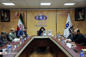 سخنرانی سرکار زهره یزدان پناه قره تپه در مراسم رونمایی از کتاب نشانی روی آب