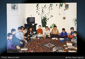 زنده یاد مرتضی پاشایی (نفر ششم از سمت راست)
