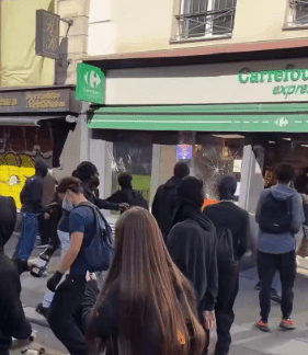 فروشگاه‌های فرانسه از کارفور تا اپل غارت شدند