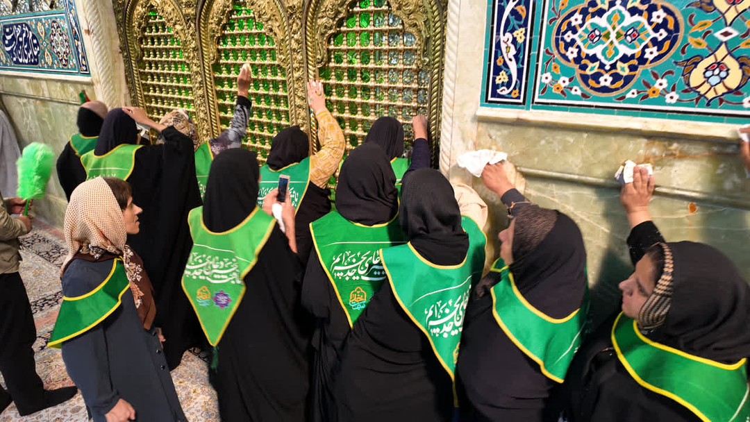 گزارش تصویری؛  زیارت ۲۰۰ کرمانشاهی و سرخسی برای اولین بار در حرم بانوی کرامت