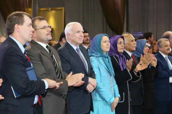 دیدار جان مک کین با مریم رجوی