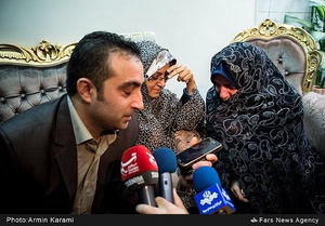 اطلاع رسانی بازگشت پیکر شهید توسط خانواده حیدری به برادر شهید 