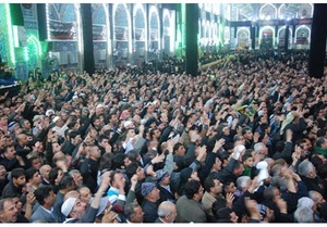 مراسم تغییر پرچم بارگاه امام حسین(ع)