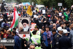 راهپیمایی 13 آبان با حضور گسترده اقشار مختلف مردم، دانش آموزان و دانشجویان از میدان فلسطین تا لانه جاسوسی آمریکا برگزار شد