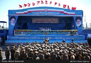 آماده سازی گروه مارش ارتش در مراسم رژه روز ارتش در جوار حرم ملکوتی امام خمینی(ره) 