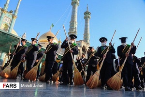 آیین جاروکشی حرم حضرت معصومه(س)
