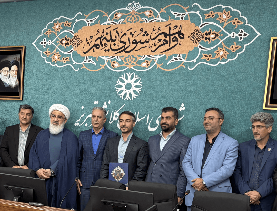 تجلیل کمیسیون ورزش شورای اسلامی کلانشهر تبریز از ملی پوش کاراته