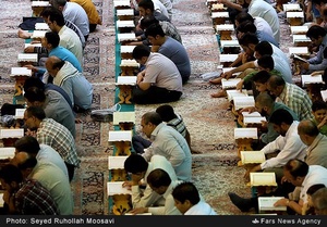محفل انس با قرآن کریم در حرم مطهر حضرت معصومه(س)