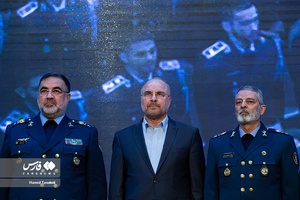  امیر سرلشکر سید عبدالرحیم موسوی و محمد باقر قالیباف و امیر خلبان حمید واحدی در کنگره بزرگداشت شهدای نیروی هوایی ارتش