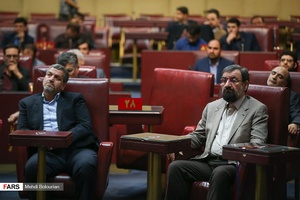 حضور محسن رضایی(راست) دبیر مجمع تشخیص مصلحت نظام و مصطفی کواکبیان(چپ) نماینده مردم تهران در  مراسم گرامیداشت سالگرد  تاسیس شورای نگهبان