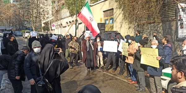 یی