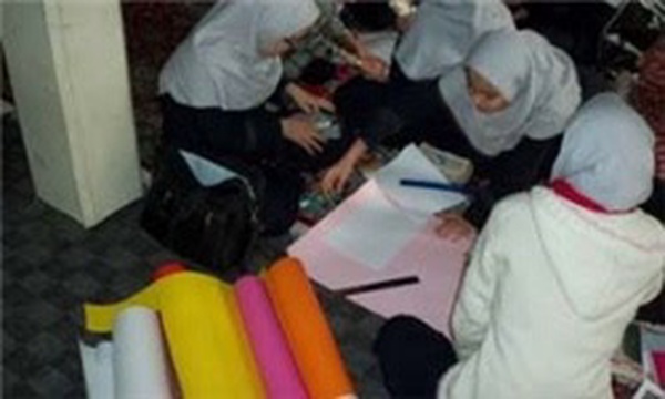 روزنامه دیواری دانش آموز