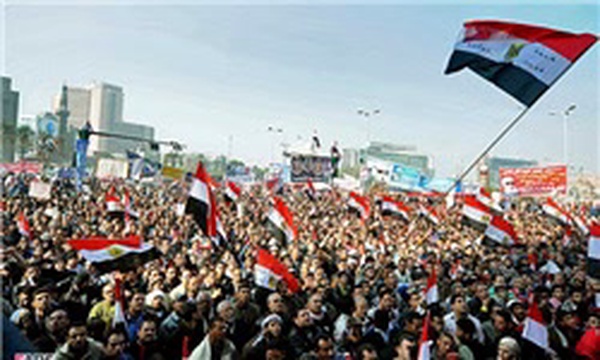 جشن مصری‌ها در عصر پیروزی انقلاب
